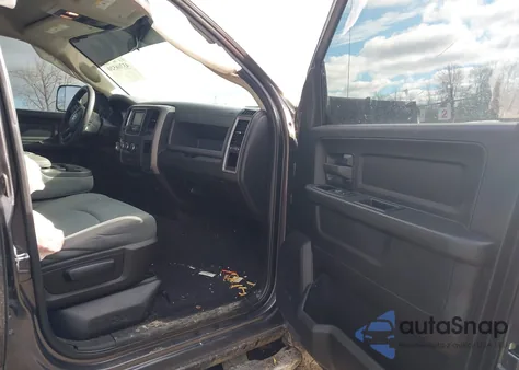 2017 Ram 1500 Express 4X4 6'4 Box z USA, uszkodzony, nr VIN 1C6RR7FT9HS798822